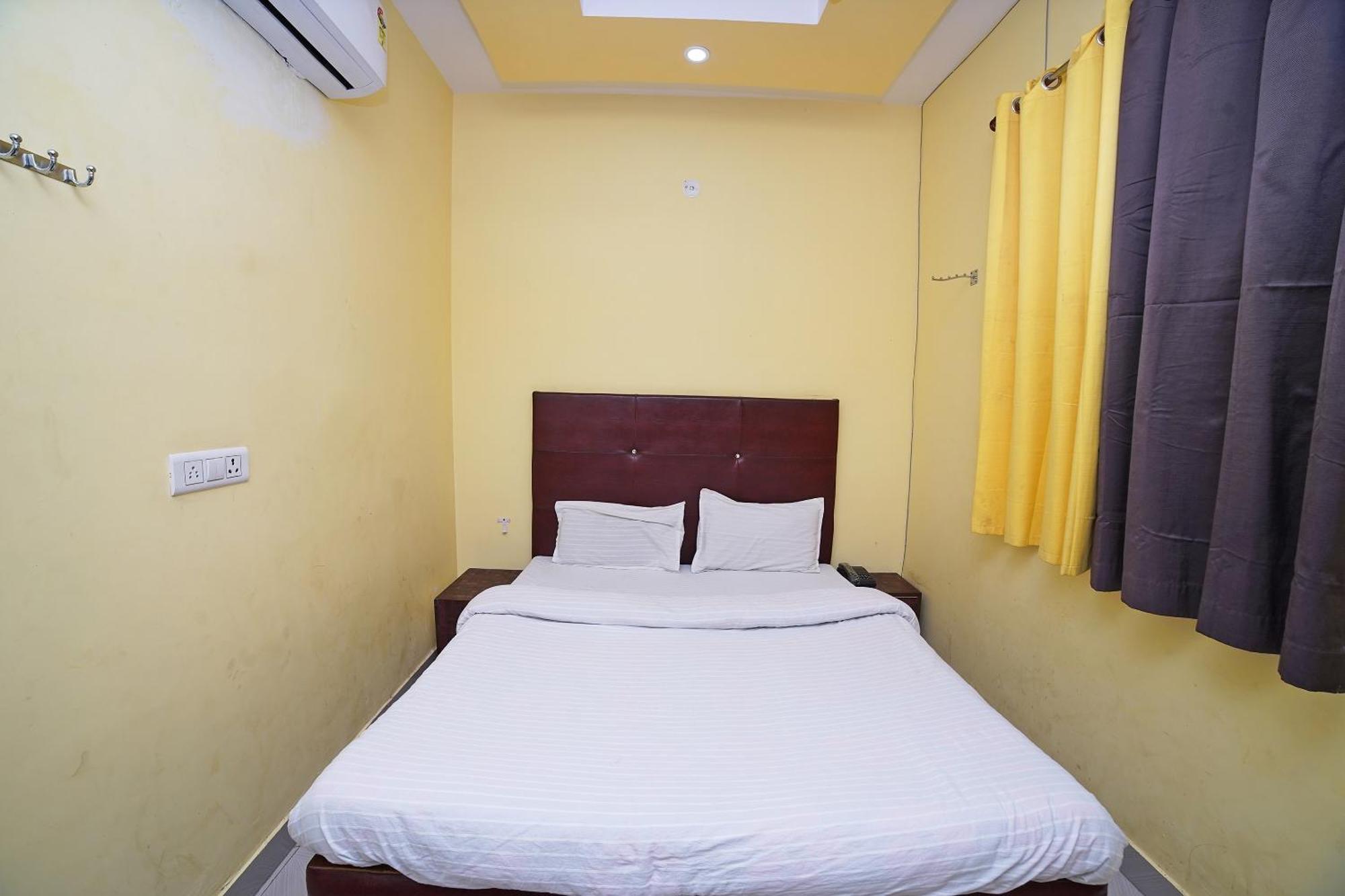 Hotel O Rama Palace Moradabad Exteriör bild